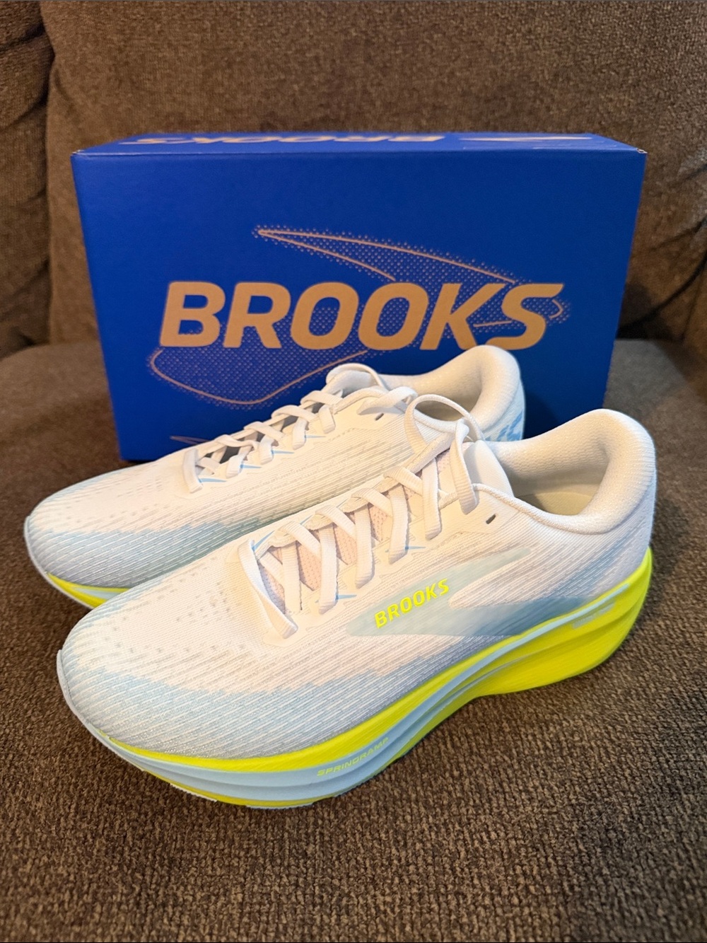 Brooks Ghost Amp (NWT)